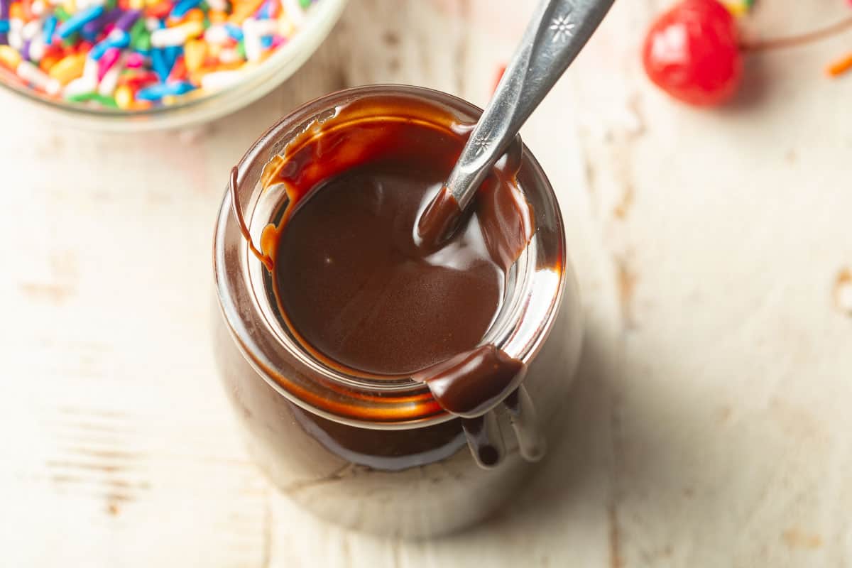 Vegan Hot Fudge Sauce – Connoisseurus Veg